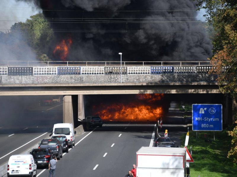 A40-Mülheim-Brand.jpg