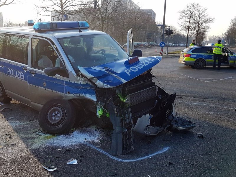 20180220_Polizei-Unfall-Oberhausen-05.jpg
