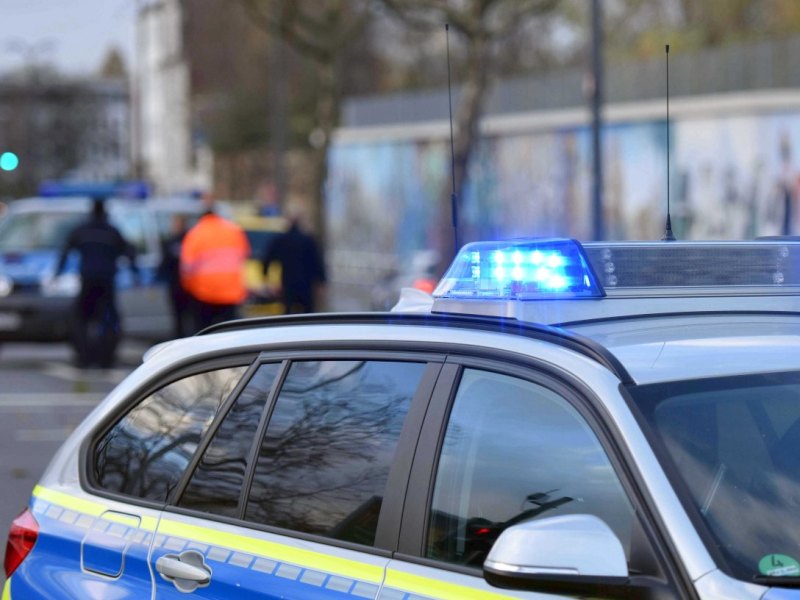 Auf der Kreuzung Viehofer Platz.jpg