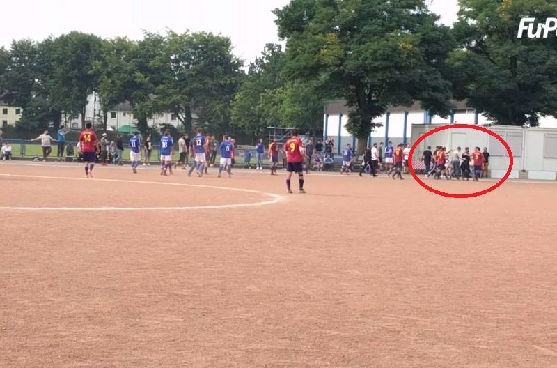 Ausschreitungen Gelsenkrichen Fußball.jpg