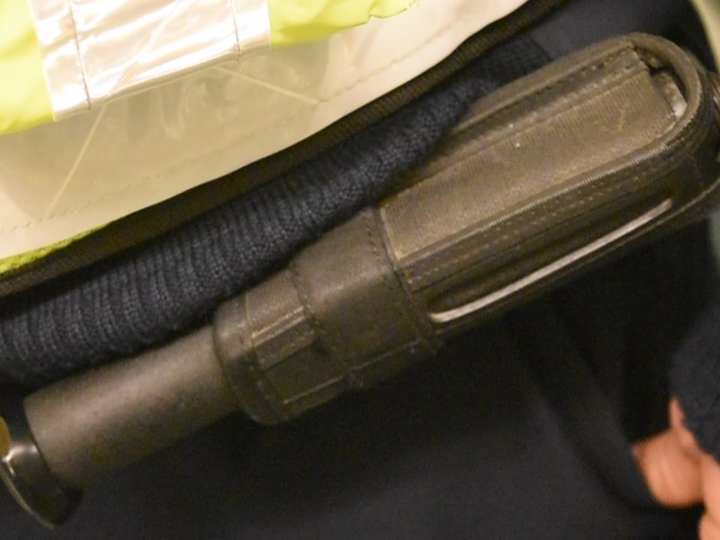 Die Jungs von der Db-Security sind immer ausgerüstet auf ihren Streifen.