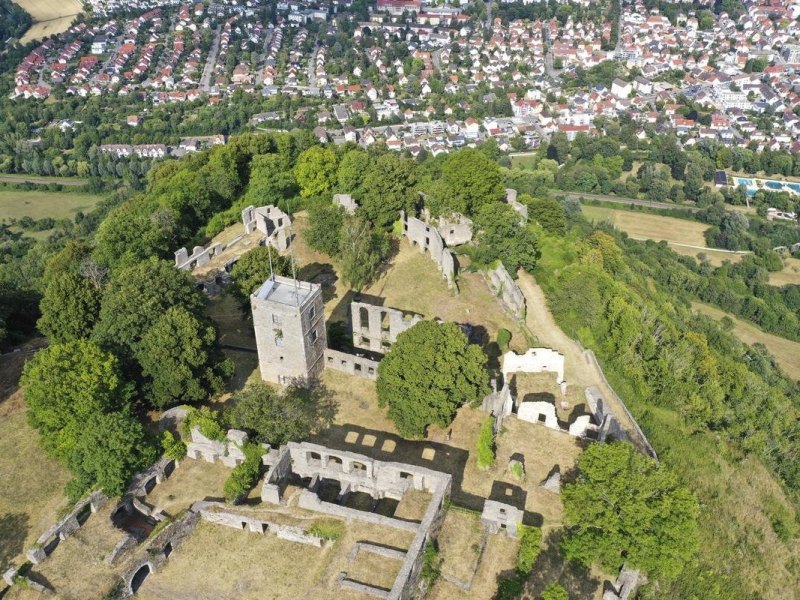 Die Festungsruine auf dem Hohentwiel zählt mit neun Hektar Fläche zu den größten in Deutschland.