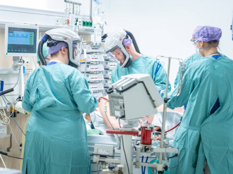 Duisburg/Essen: Wie geht es mit den Maßnahmen weiter? Universitätsprofessor stellt klar: „Sars-Cov-2 lässt uns gar keine Wahl“