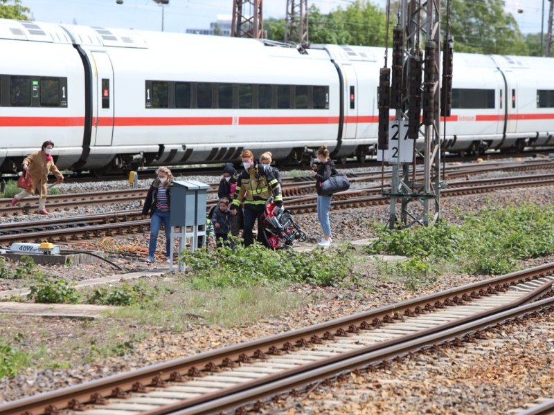 Essen_zug menschen.JPG