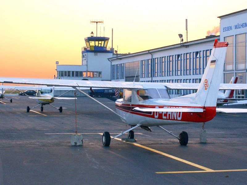 Flughafen Essen Mülheim.jpg