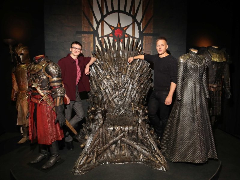 GAME_OF_THRONES_EXHIBITION_Isaac_Hempstead_Wright_Tom_Wlaschiha_IRON_THRONE_(c)Marc_Vollmannshauser.jpg