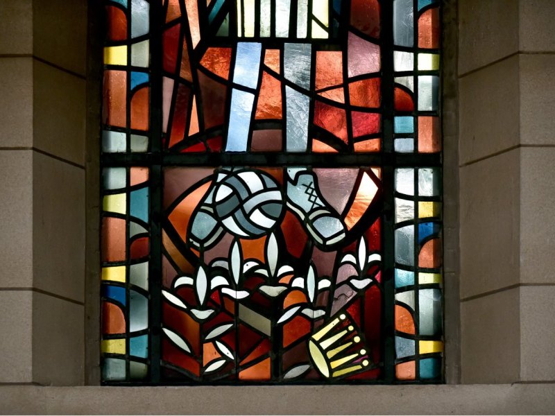 Kirchenbild Fußballschuhe.jpg