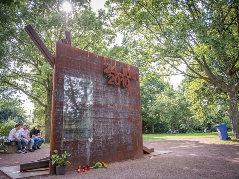 Loveparade Gedenkstätte Duisburg.jpg