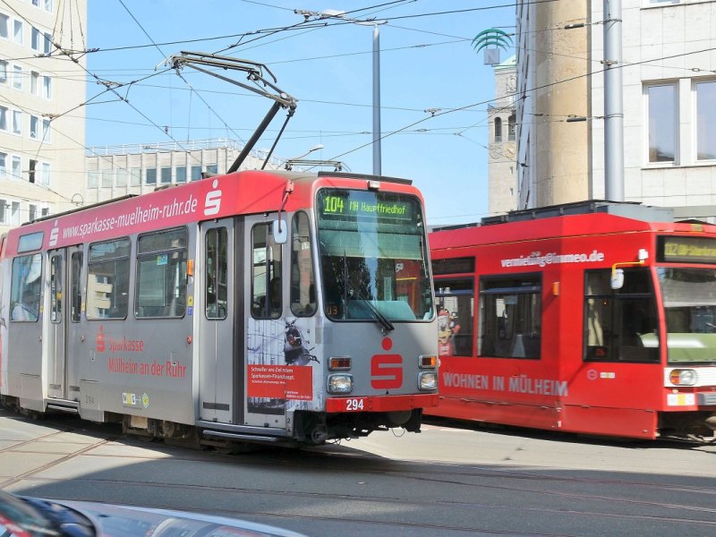 Nahverkehr Straßenbahn Mülheim.jpg