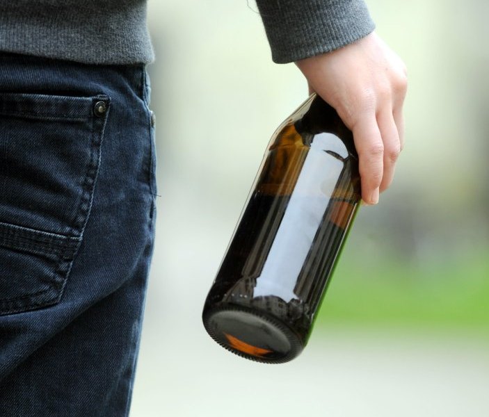 Opfer gesucht Bierflasche Kopf.jpg