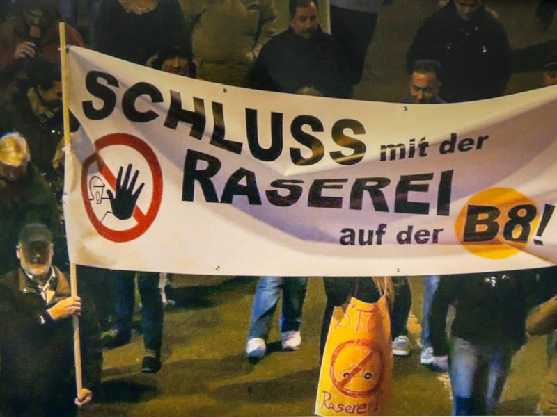 Raser illegale Autorennen Duisburg Hamborn B8