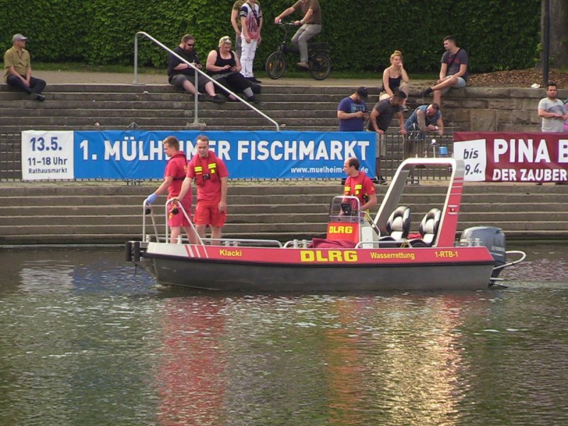 Rettung Wasser Jugendliche