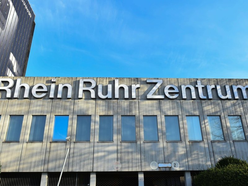 Rhein-Ruhr-Zentrum in Mülheim.jpg