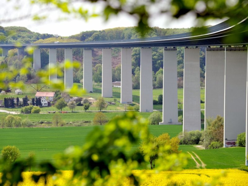 Ruhrtalbrücke-A52.jpg