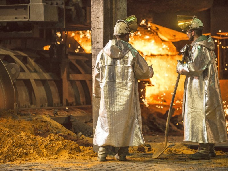 Schmelzer am Hochofen von Thyssen.jpg