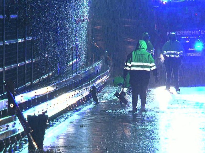 WTVnews_Essen_A40_ueberflutet (5).jpg