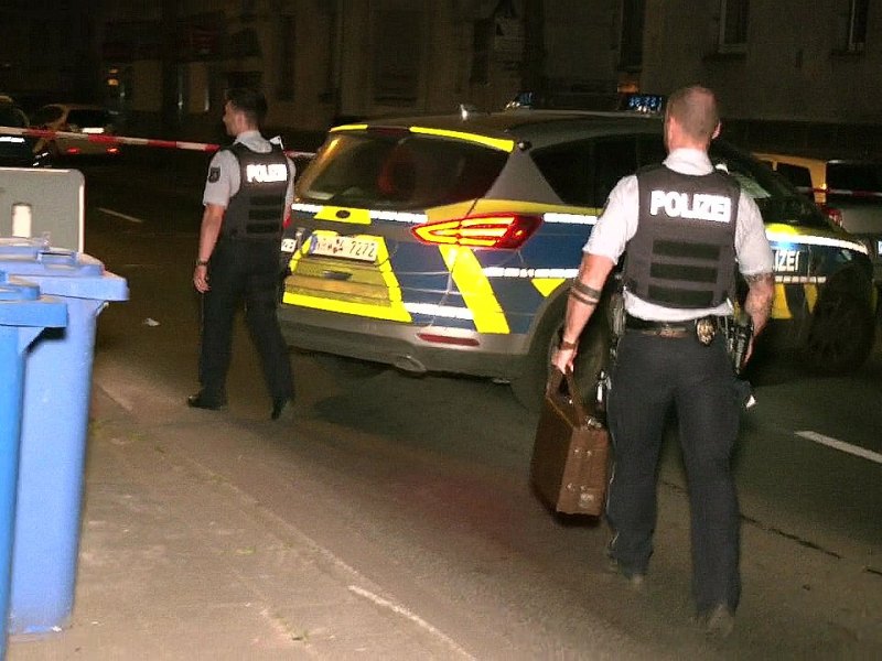 WTVnews_Essen_Koffer vor Moschee (2).jpg