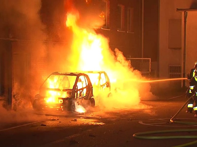 WTVnews_Essen_neuAnschlag auf AFD_Fahrzeuge_2019-04-18_ (2).jpg