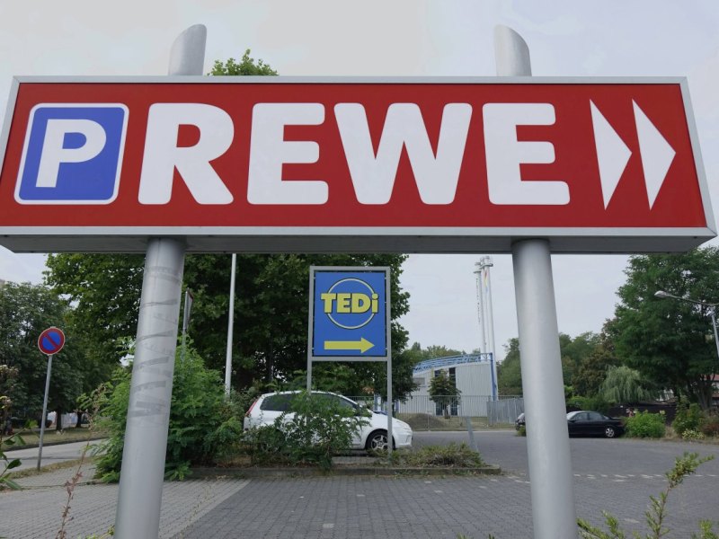 a rewe parkplatz.jpg