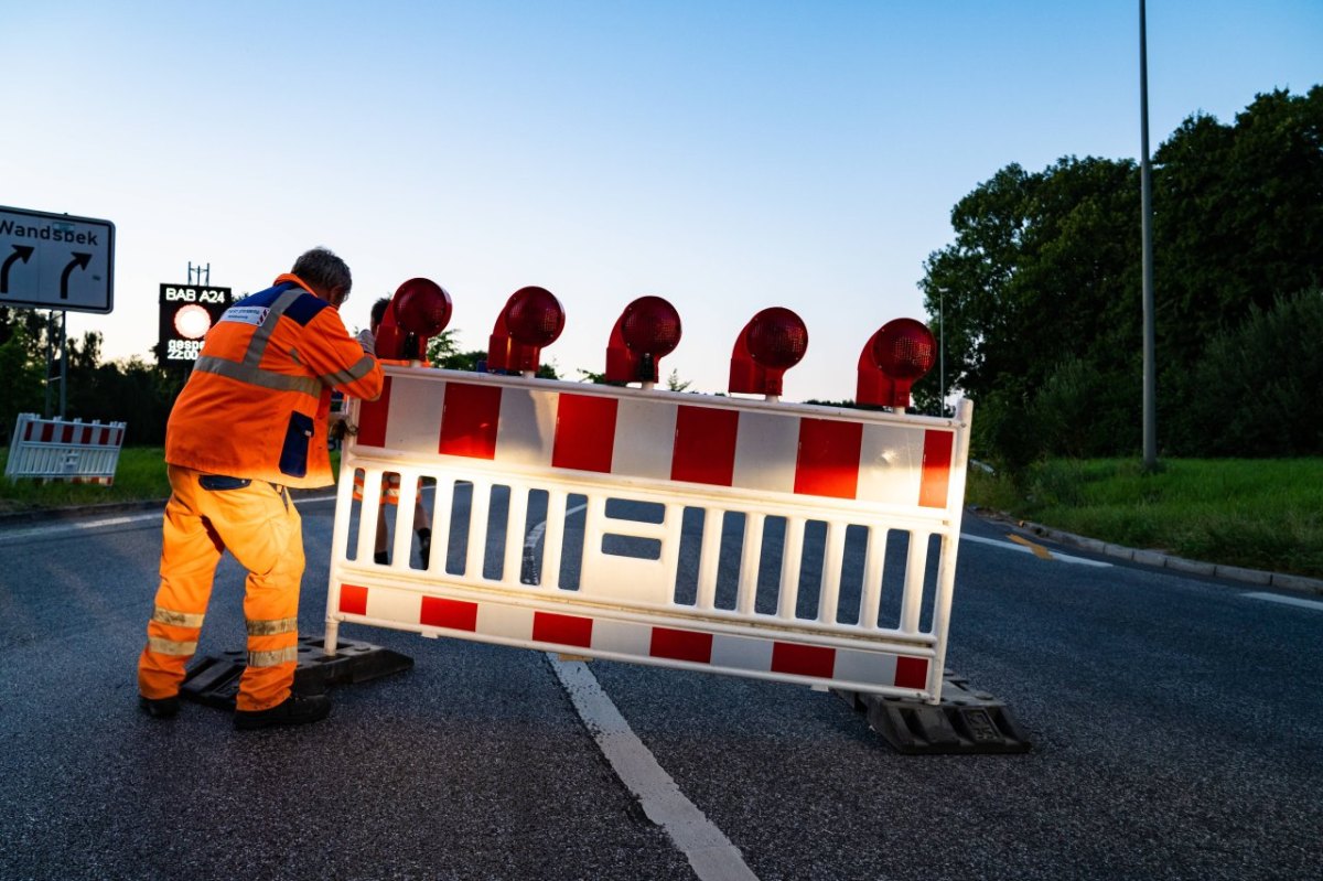 a40 sperrung schwertransporter.jpg