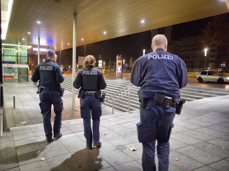 essen-hauptbahnhof-hbf-polizei.jpg