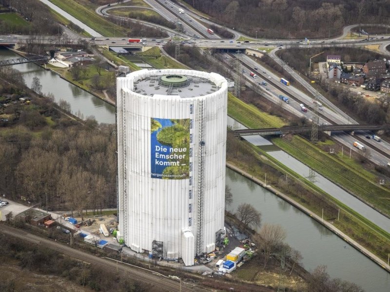 gasometer oberhausen.jpg