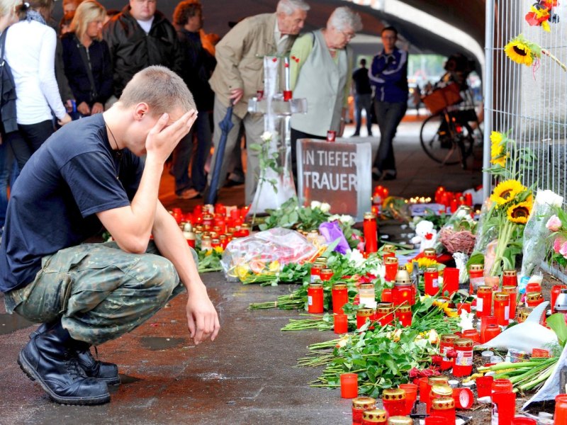 headlines, germany, duisburg, loveparade