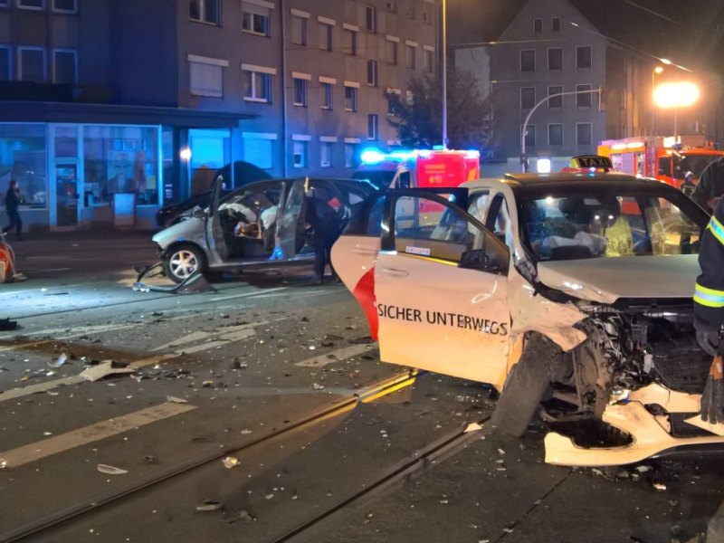 muelheim-unfall-taxi.jpg