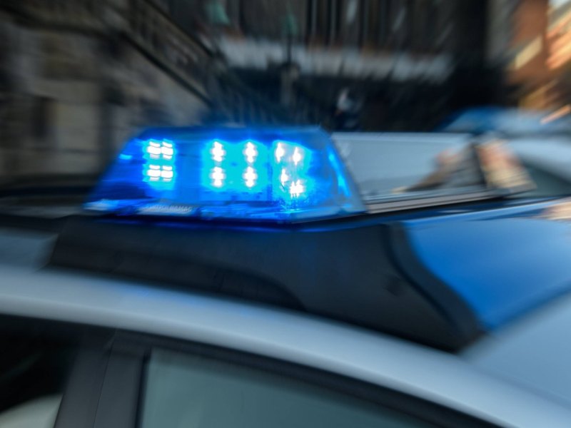 polizei symbolbild blaulicht.jpg