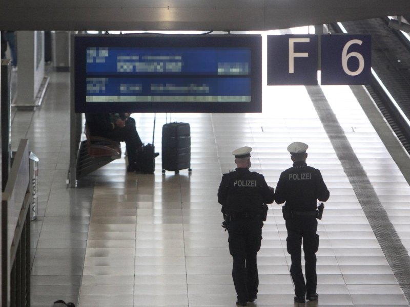 schlägerei RE2 Essen.jpg