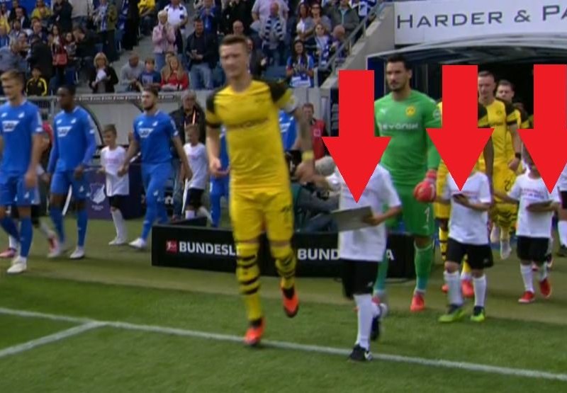 1899-hoffenheim-bvb-borussia-dortmund-einlaufkinder-handys