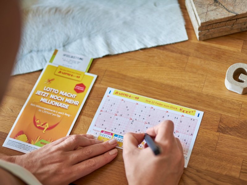 210701 Mehrwochenschein - Im Urlaub vielleicht Millionär werden (c) Schlag und Roy GmbH.jpg