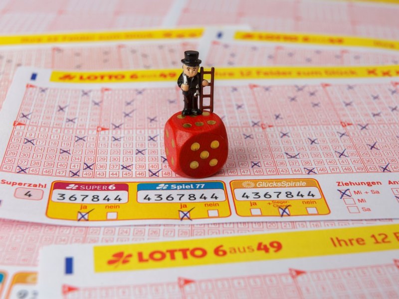 211227 LOTTO 6aus49 - Letzte Ziehung des Jahres (c) Münster View.JPG