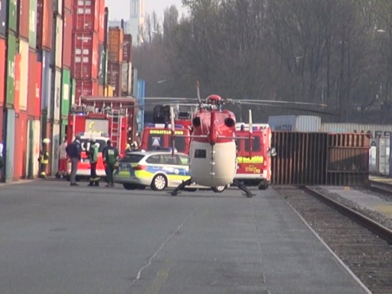 Arbeitsunfall Containerhafen  (3).jpg