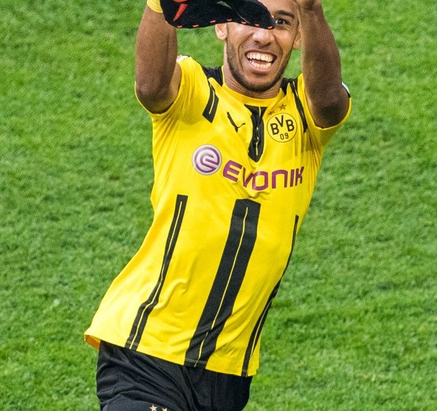Aubameyang-BVB-Maske.jpg