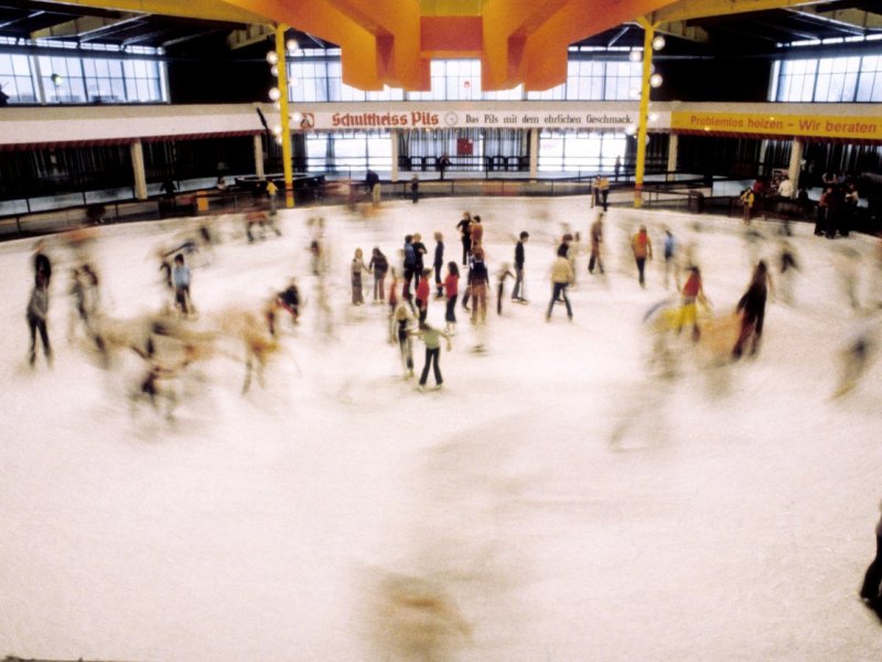 Dia 0798-02 Eistreff Steinring, Eislaufen - 1979.jpg