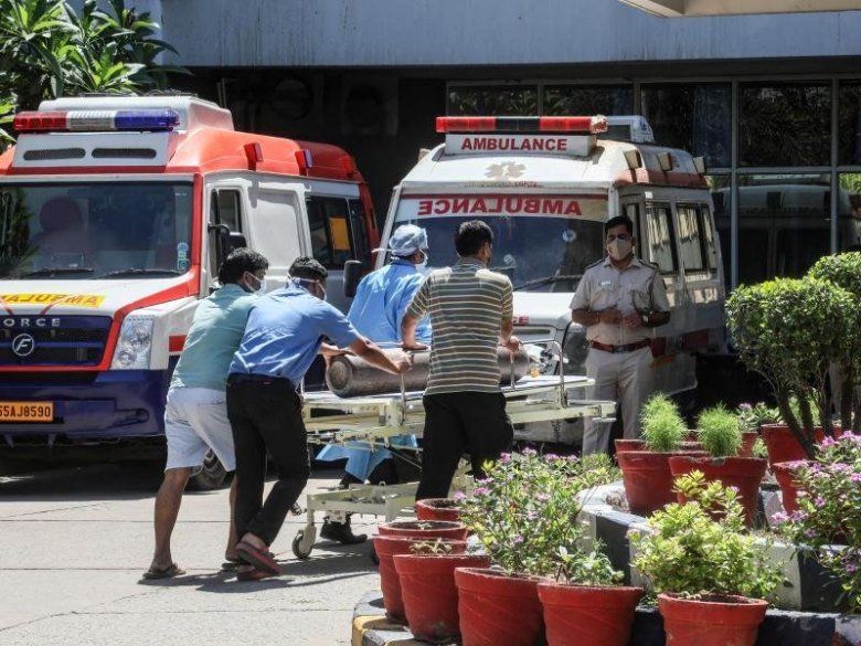 Die Bundesregierung hat Indien als Virusvariantengebiet eingestuft. In Deutschland gilt nun ein weitgehendes Einreiseverbot für Menschen, die sich zuvor in Indien aufgehalten haben.