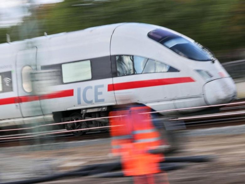 Die Generalsanierung der wichtigsten Strecken wird den Bahn-Kunden einiges abverlangen. Sie müssen häufiger mit wochen- oder monatelange Umleitungen und längere Fahrzeiten rechnen.