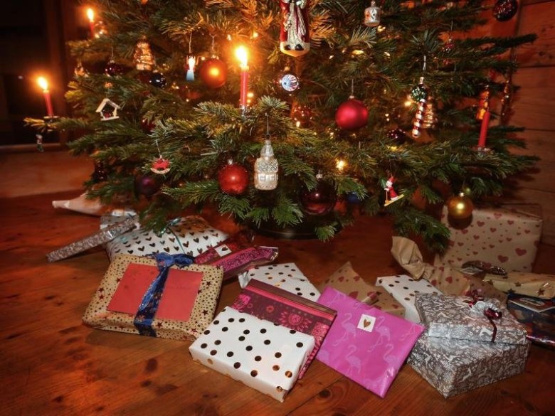 Fast jeder fünfte Deutsche will Weihnachten nicht zu Hause feiern.