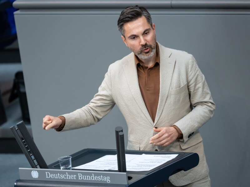 Fabio de Masi bei einer Rede im Deutschen Bundestag. (Archivbild)