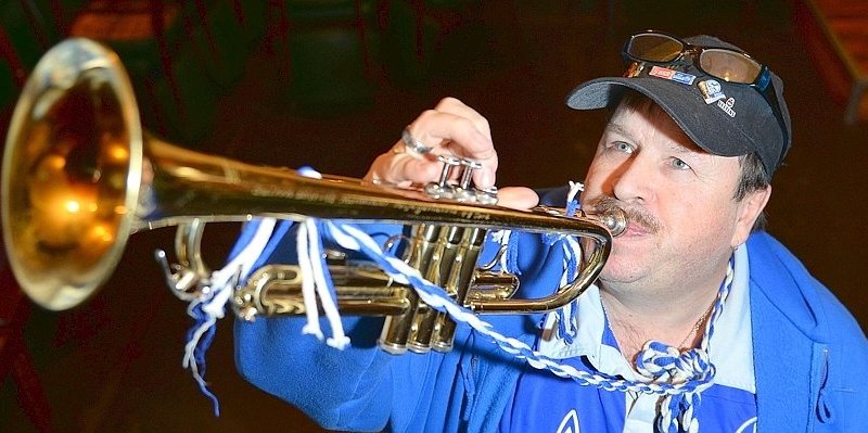 Schalke - Fan Trompeten Willy--656x240.jpg