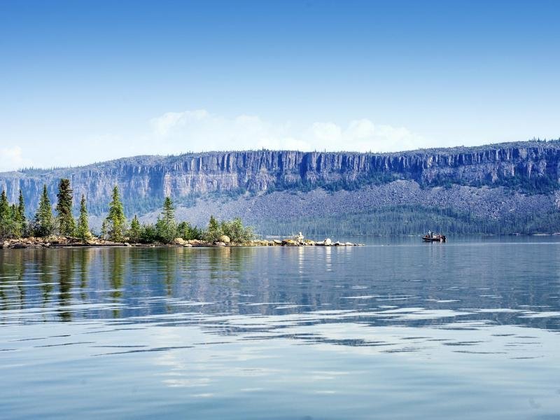 Seen, Wälder und Felsen prägen das Bild des neu entstehenden "Thaidene Nëné National Park Reserve" in Kanada.