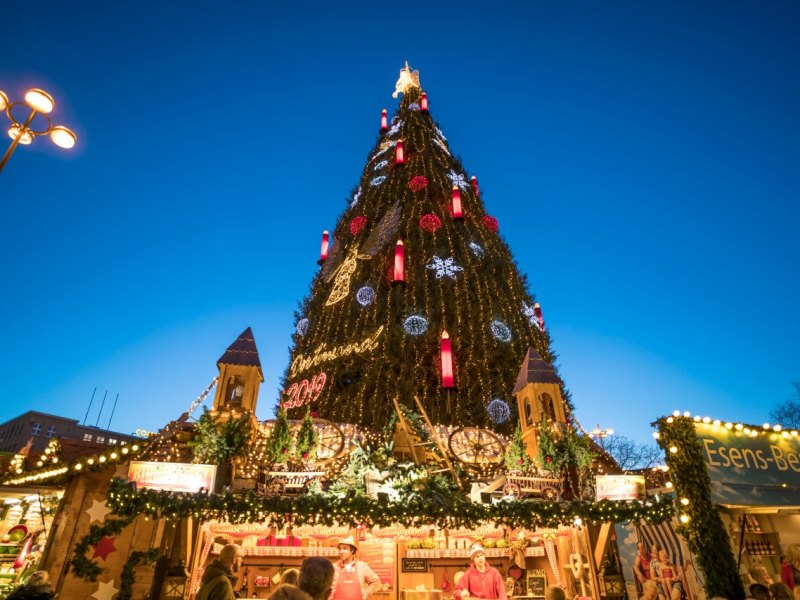 Weihnachtsmarkt_Dortmund-2021-baum.jpg