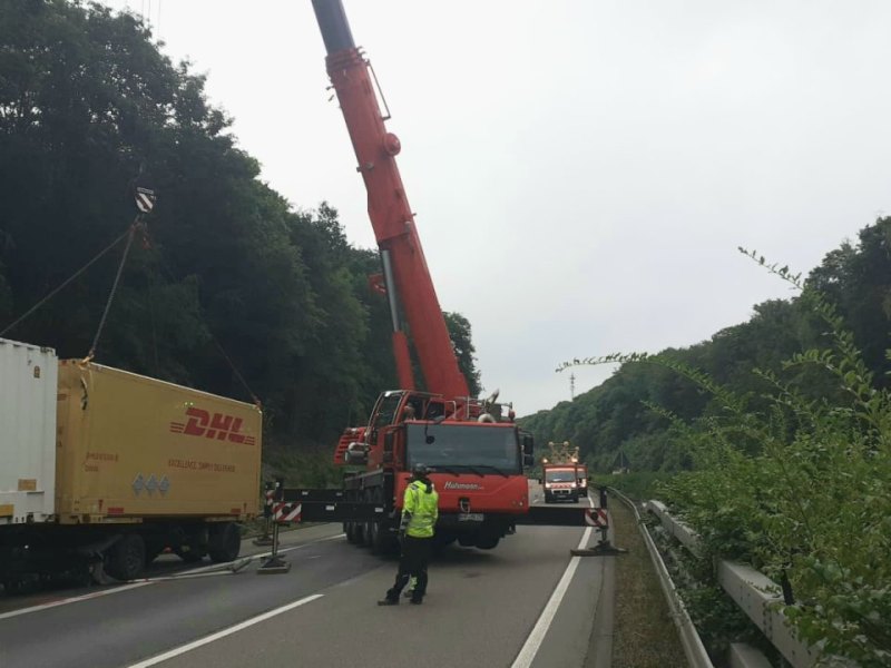 a45 dortmund kran neu.jpg