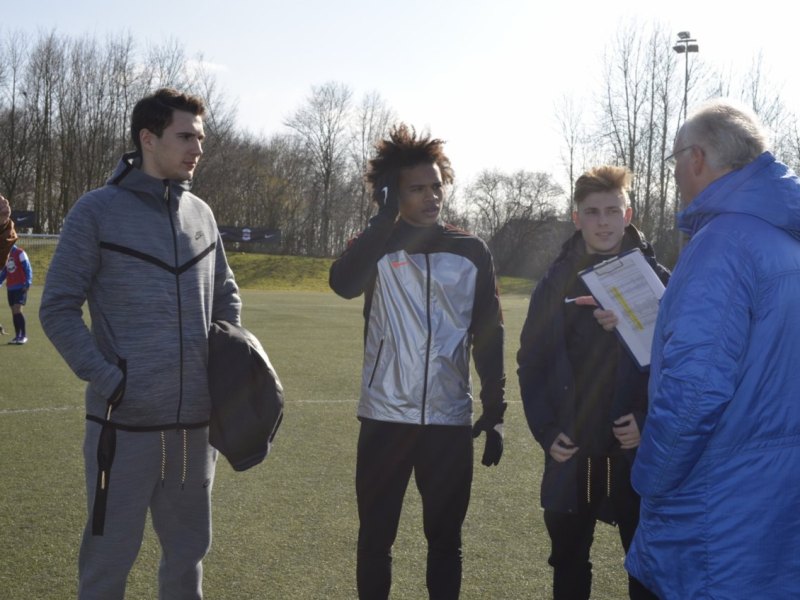 schalke s04 sané goretzka meyer.JPG