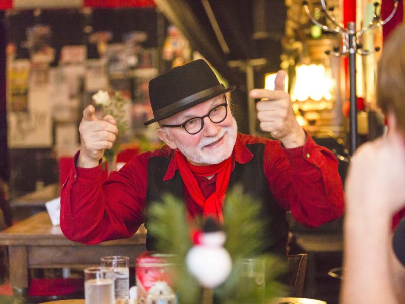 Czeslaw Golebiewski aus Oberhausen erhält_1.jpg