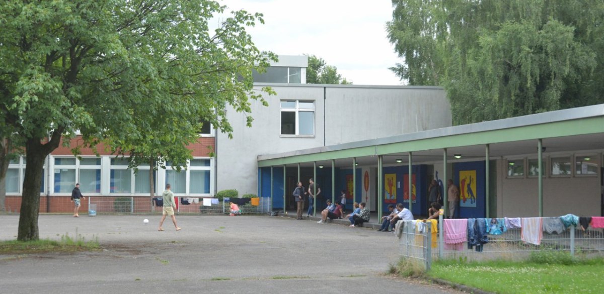 Erstaufnahmeeinrichtung an der Mehringstraße.JPG