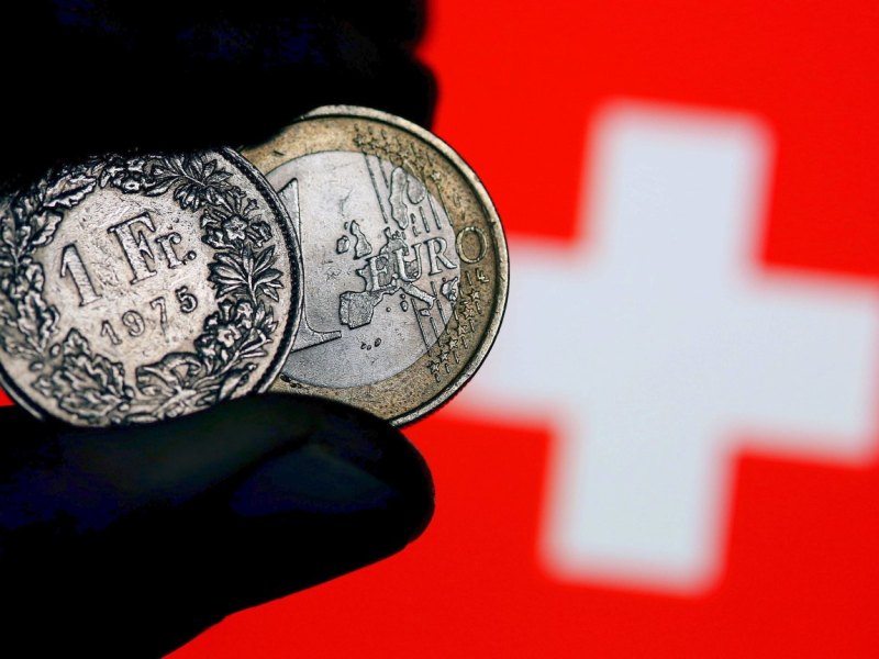 Euro und Franken Münzen.jpg