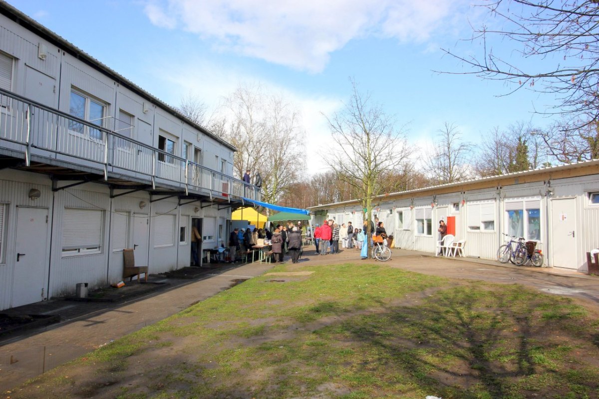 Flüchtlingsheim Weierstraße.jpg