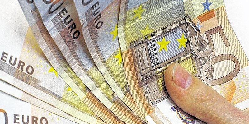 Geld, Geldscheine, Symbolfoto, Symbol, Geld,--656x240.jpg